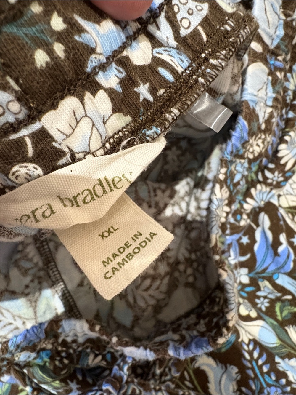 Vera Bradley women’s XXL woodland Pattern Pajama Set in Blue and Green - Picture 7 of 9